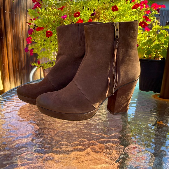 European Platform Booties - Picture 2 of 7